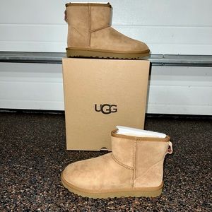 UGG Classic Mini Boot Chestnut Women’s Size 9 NEW